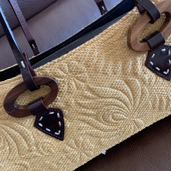 👏host pick 👏 Rare Escada “Exotics” handbag - Picture 2 of 12